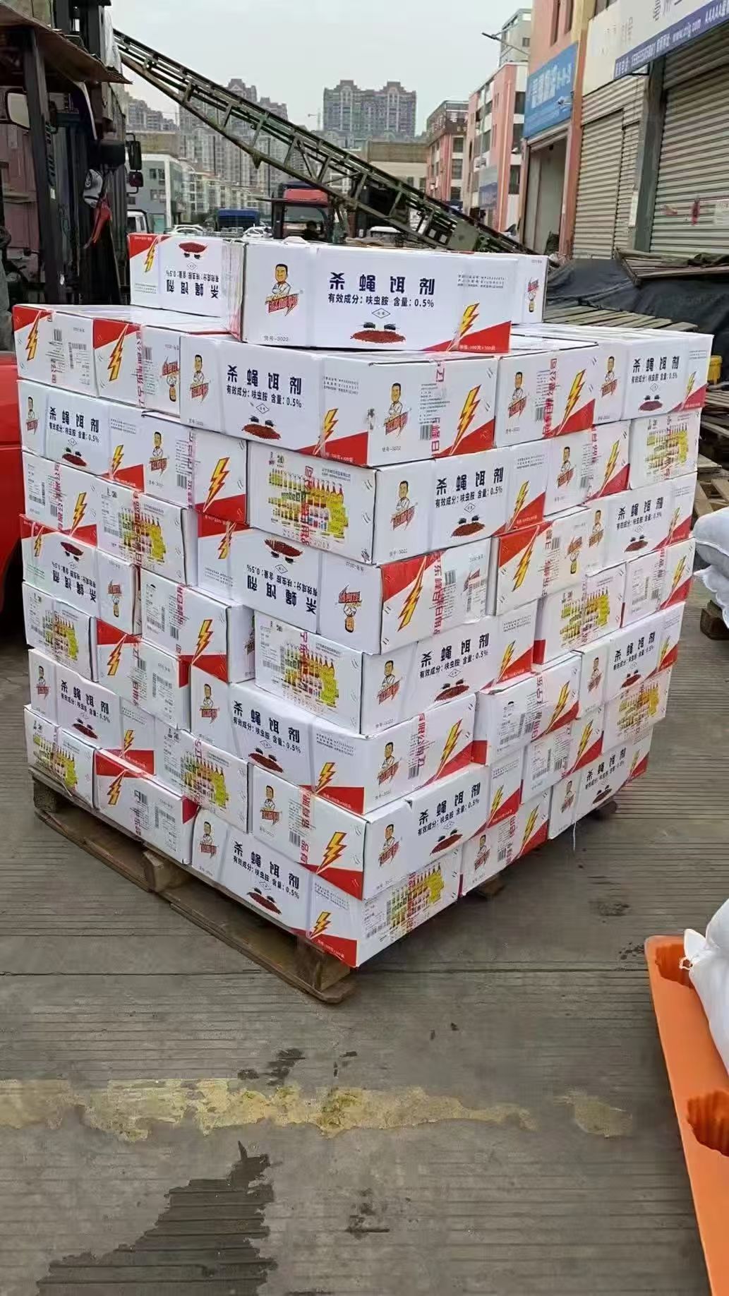杀蝇饵剂整托堆放实拍